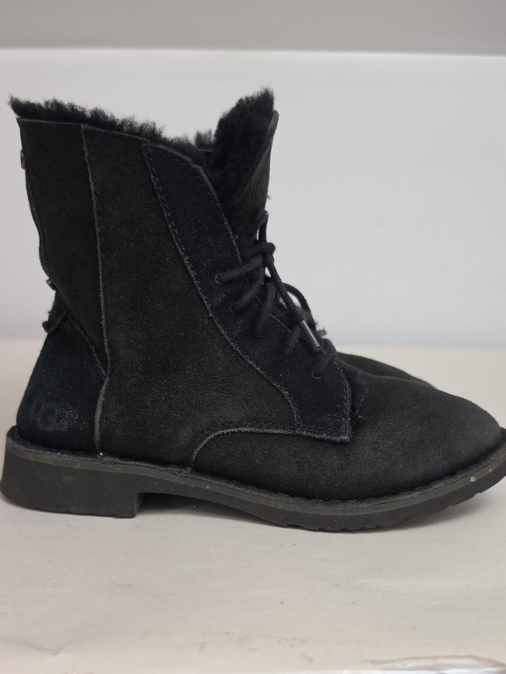 UGG Womens Black Suede Lace-Up Shearling Combat Boot Sz 6